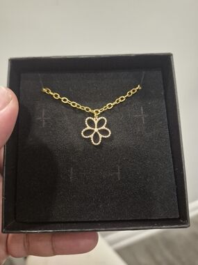 Fleur Élégance Gold Bracelet